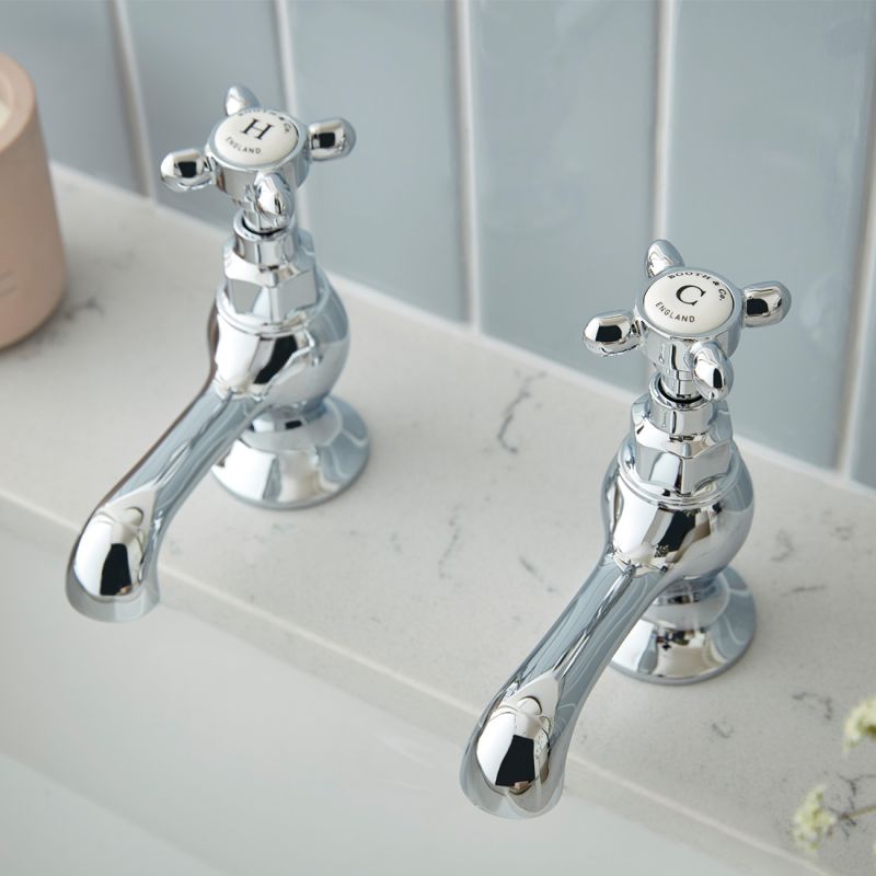 Basin
Pillar Taps