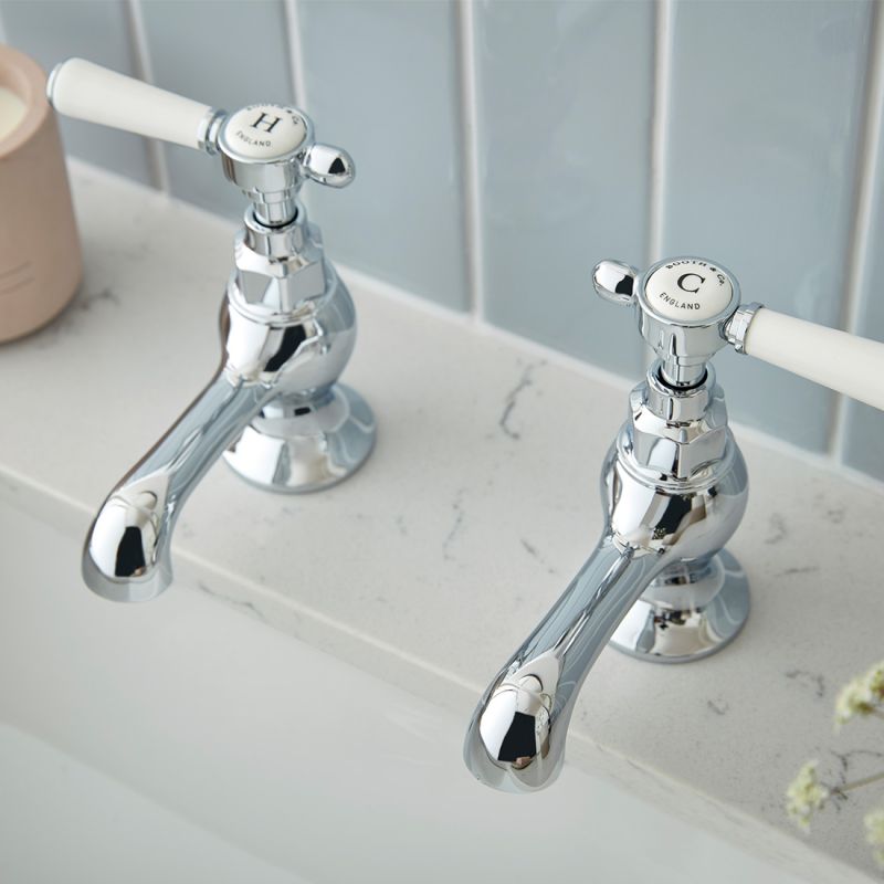 Basin
Pillar Taps